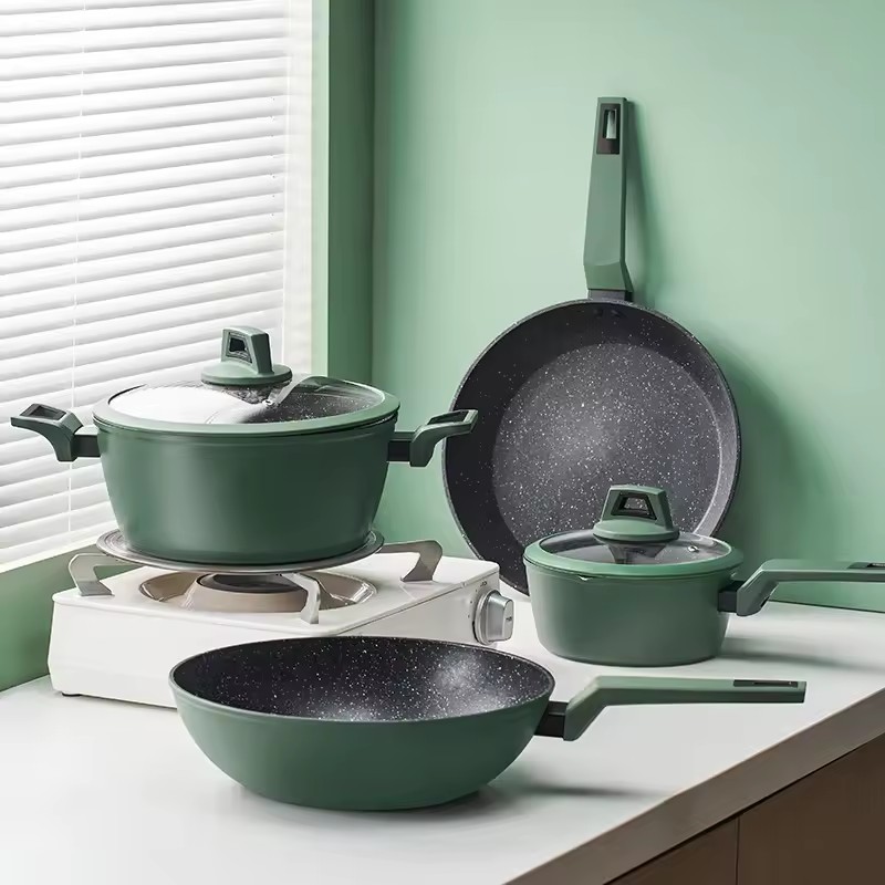 Brugerdefinerede køkkengrej sæt aluminium keramisk madlavning lager gryde stegepande gryde pande sæt